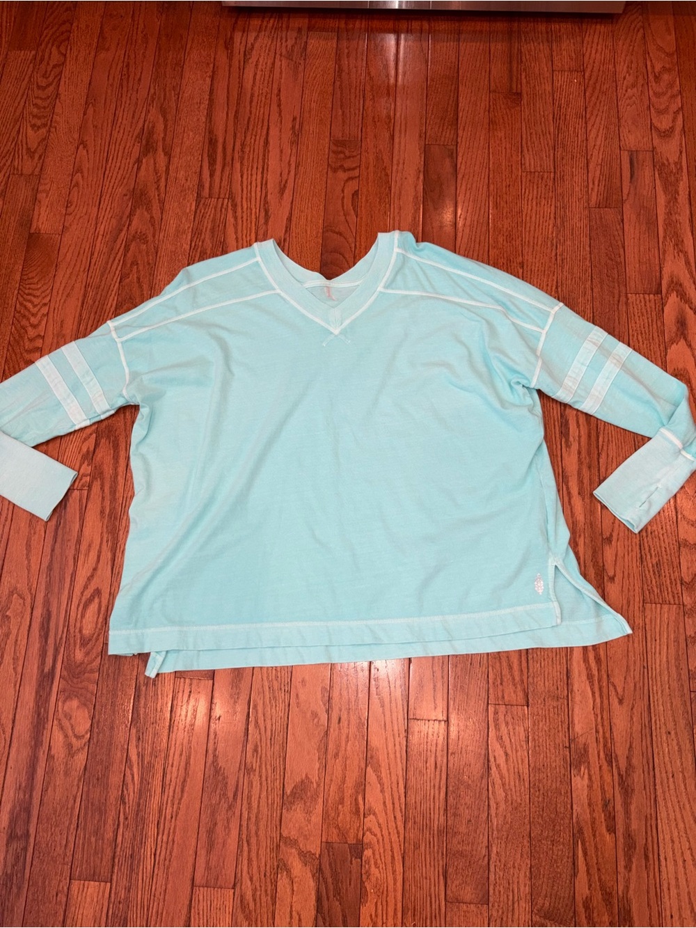 FP Movement by Free People Light Aqua V-Neck Pullover Medium - Picture 2 of 5
